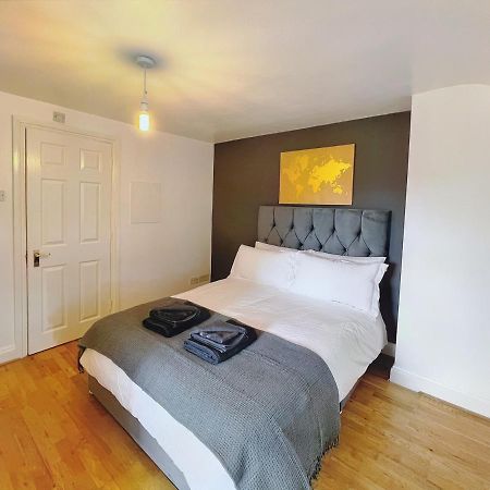 Lovely 2-Bedroom Serviced Apartment Greater London Exterior foto